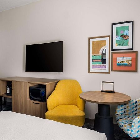 Hampton Inn & Suites Moline-Quad City Int'L Aprt Экстерьер фото