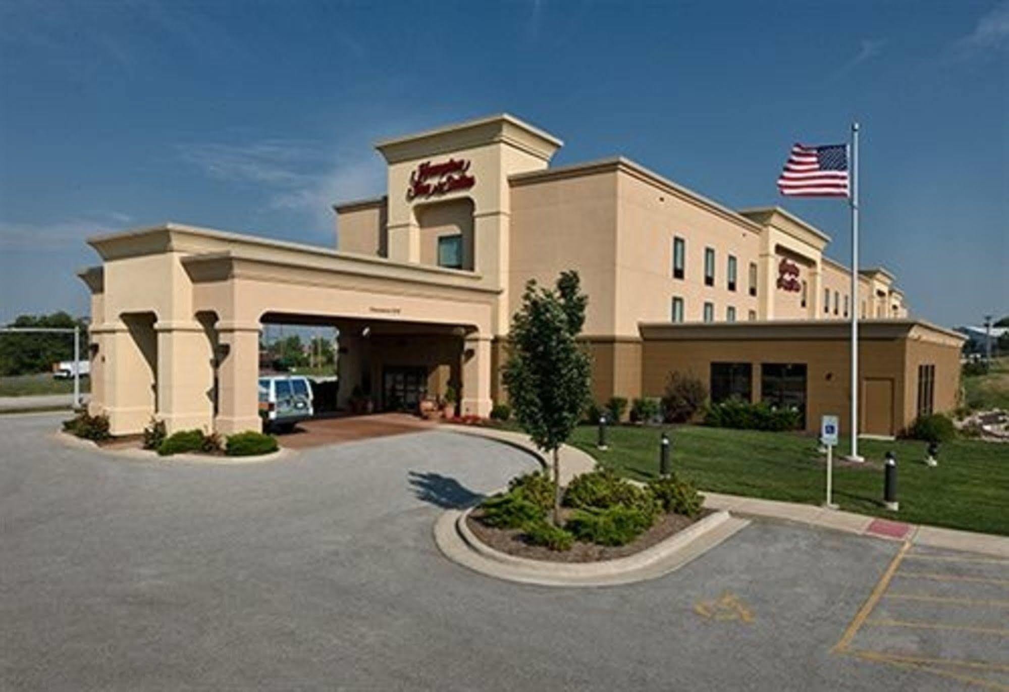 Hampton Inn & Suites Moline-Quad City Int'L Aprt Экстерьер фото